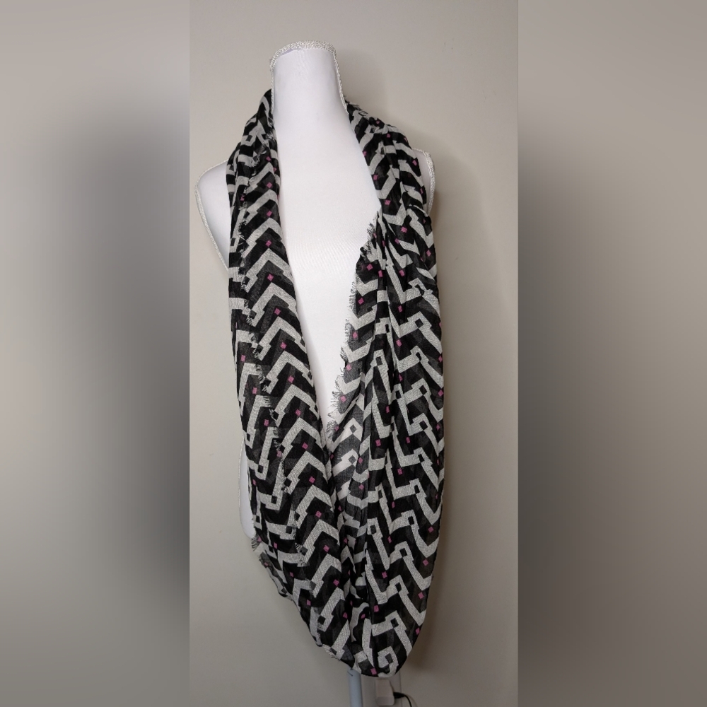 Black and White Geometric Infinity Scarf